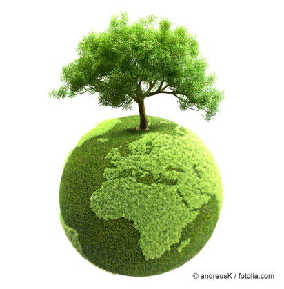 Erde mit Baum © andreusK / fotolia.com